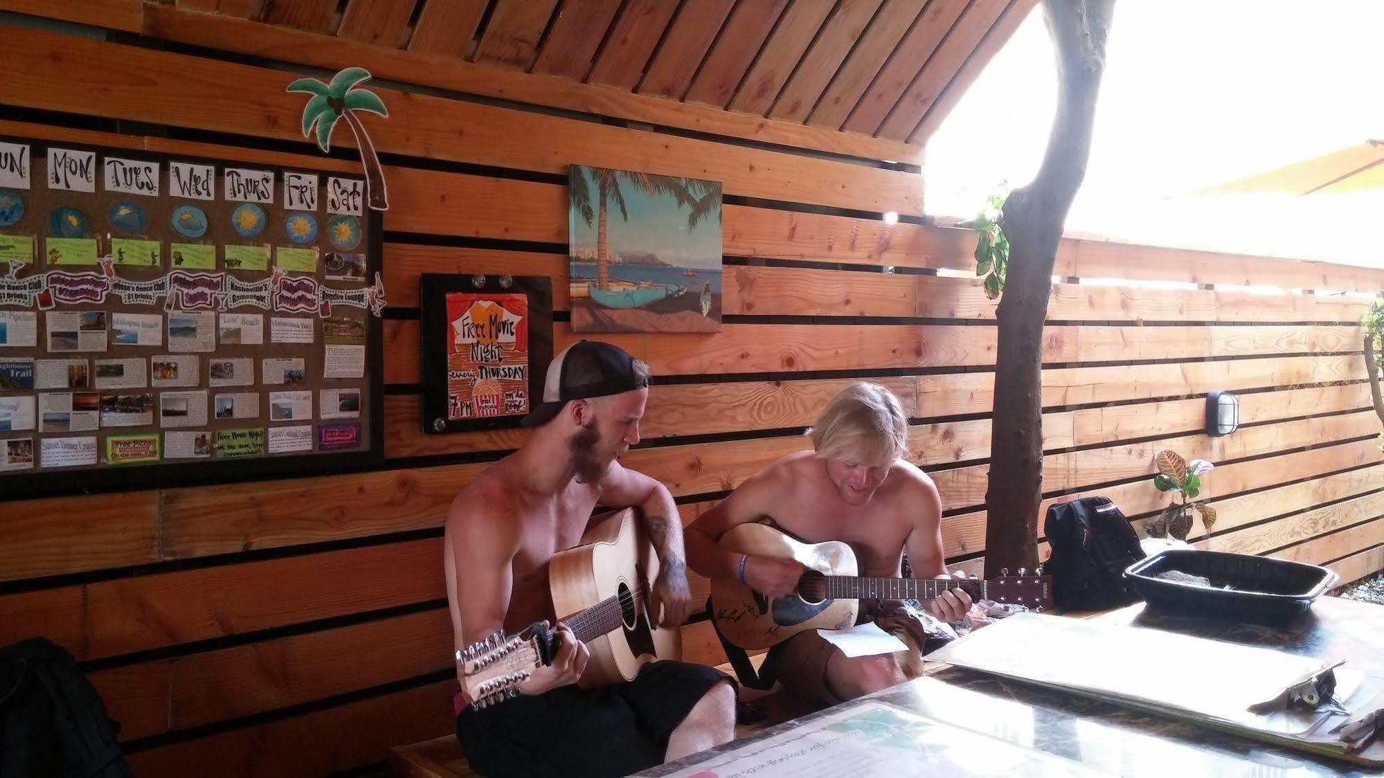 The Beach Waikiki Boutique Hostel Honolulu Bagian luar foto