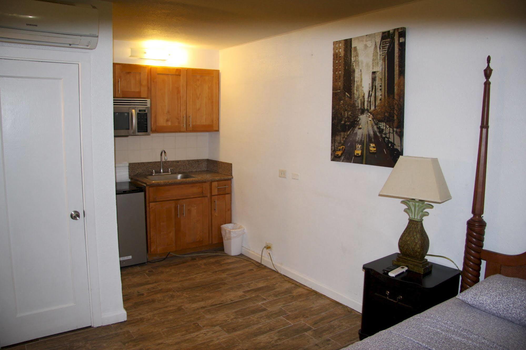 The Beach Waikiki Boutique Hostel Honolulu Bagian luar foto
