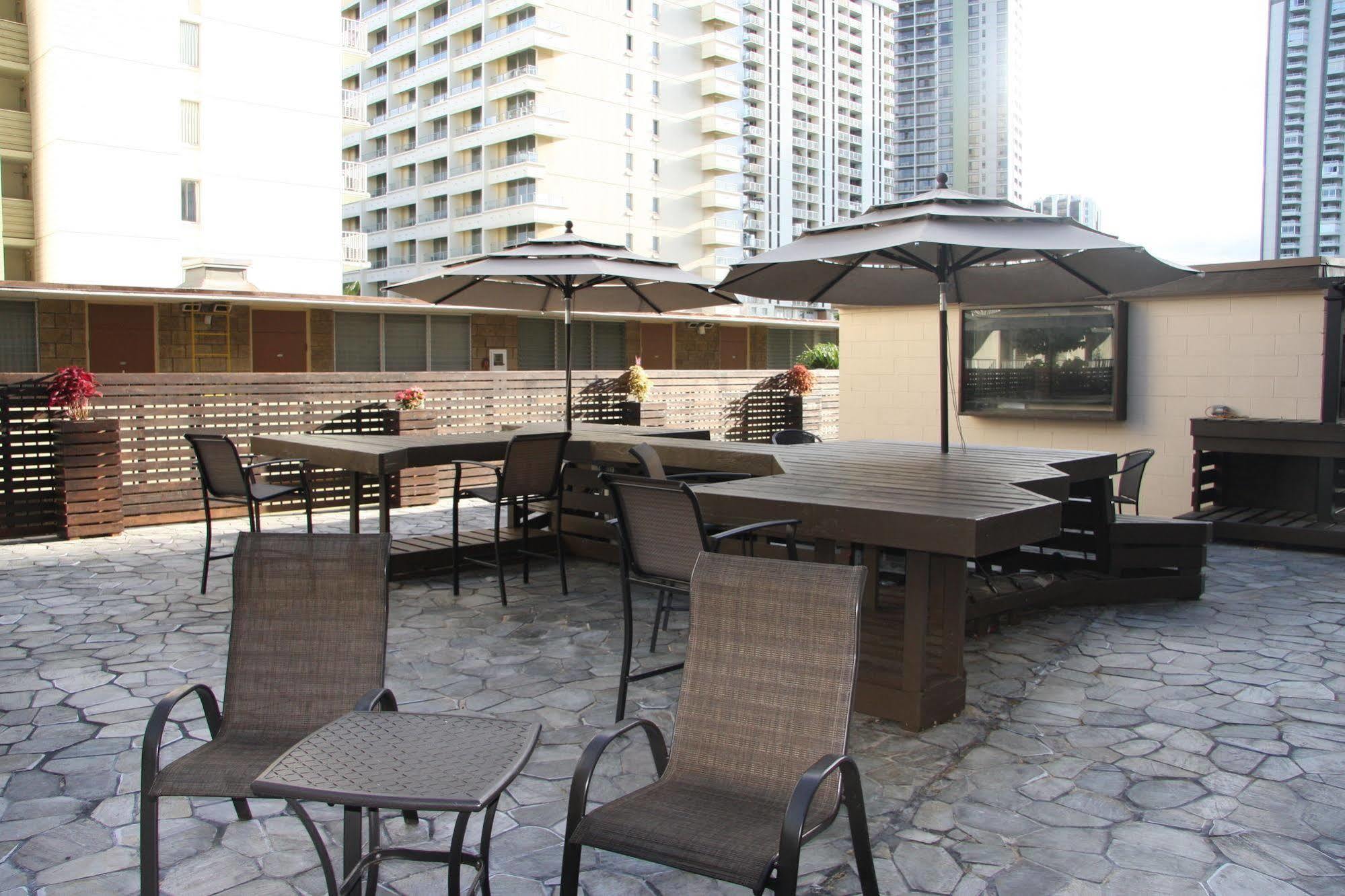 The Beach Waikiki Boutique Hostel Honolulu Bagian luar foto