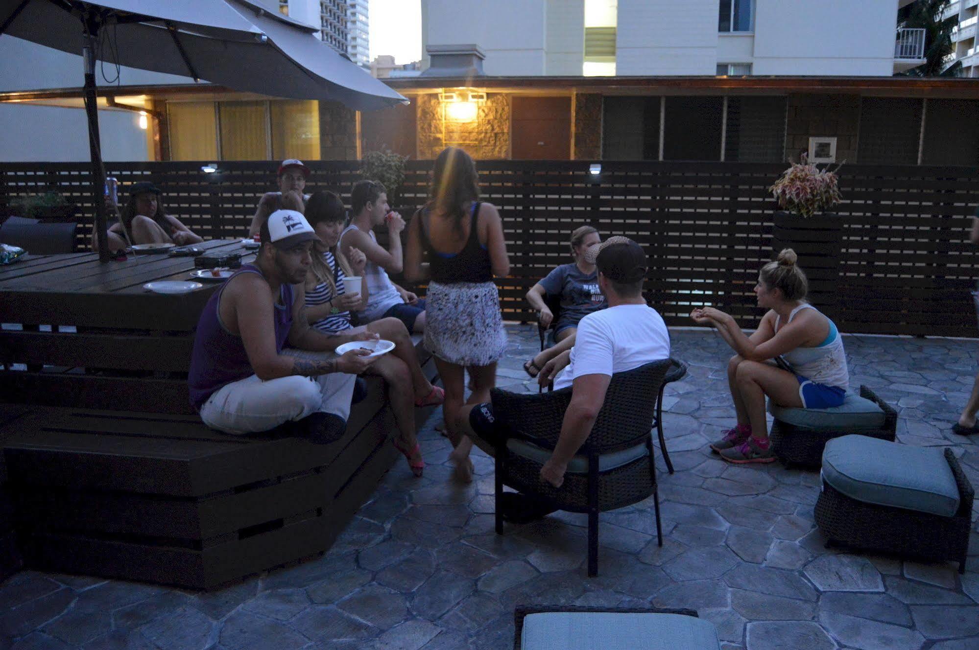 The Beach Waikiki Boutique Hostel Honolulu Bagian luar foto