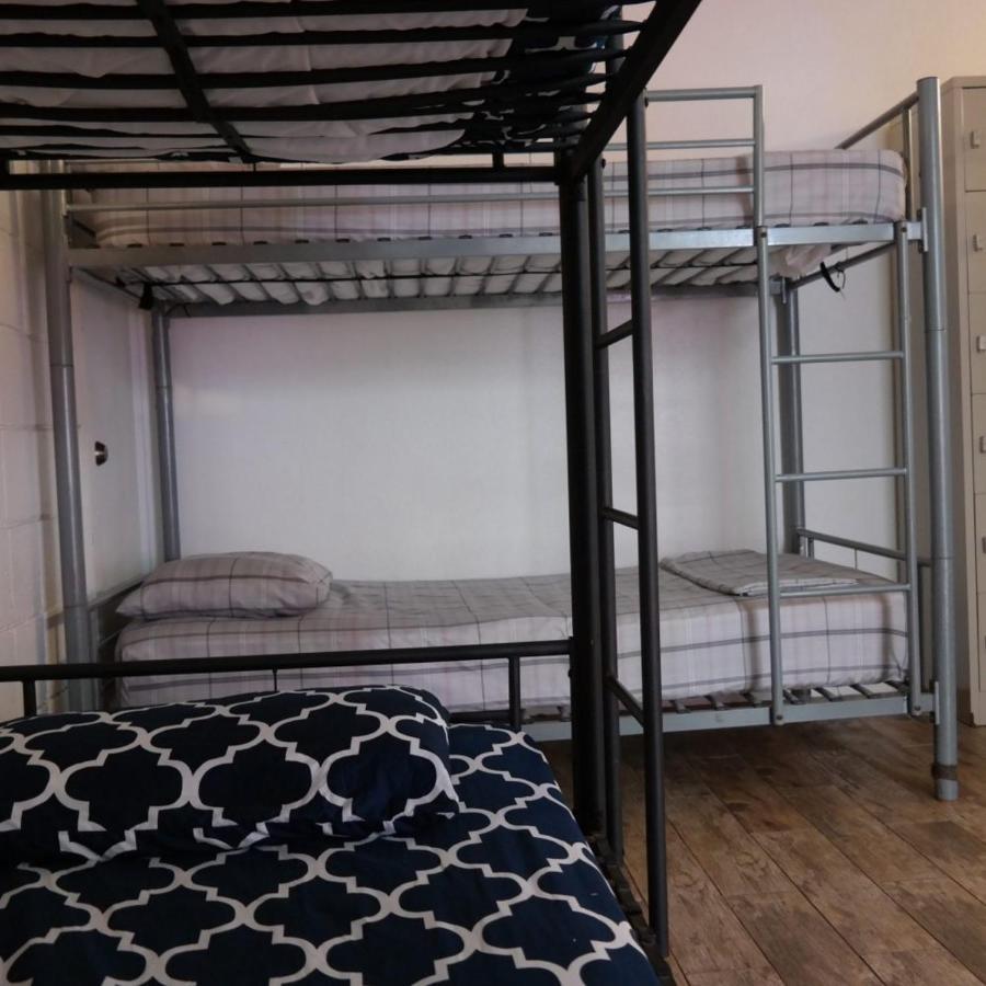 The Beach Waikiki Boutique Hostel Honolulu Bagian luar foto